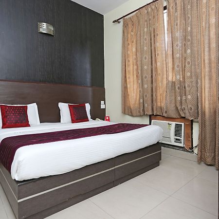 نويدا Oyo 9601 Hotel Sunshine Residency Castle المظهر الخارجي الصورة