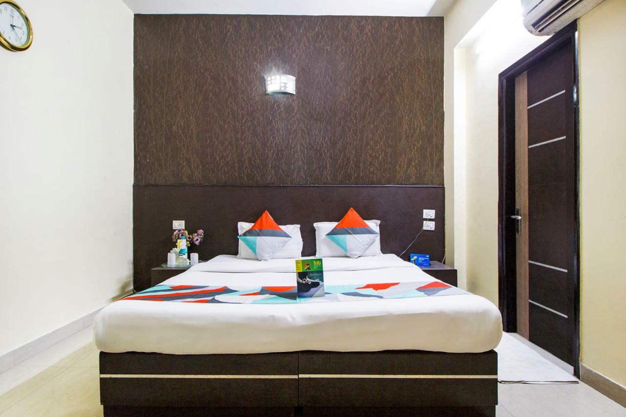نويدا Oyo 9601 Hotel Sunshine Residency Castle المظهر الخارجي الصورة