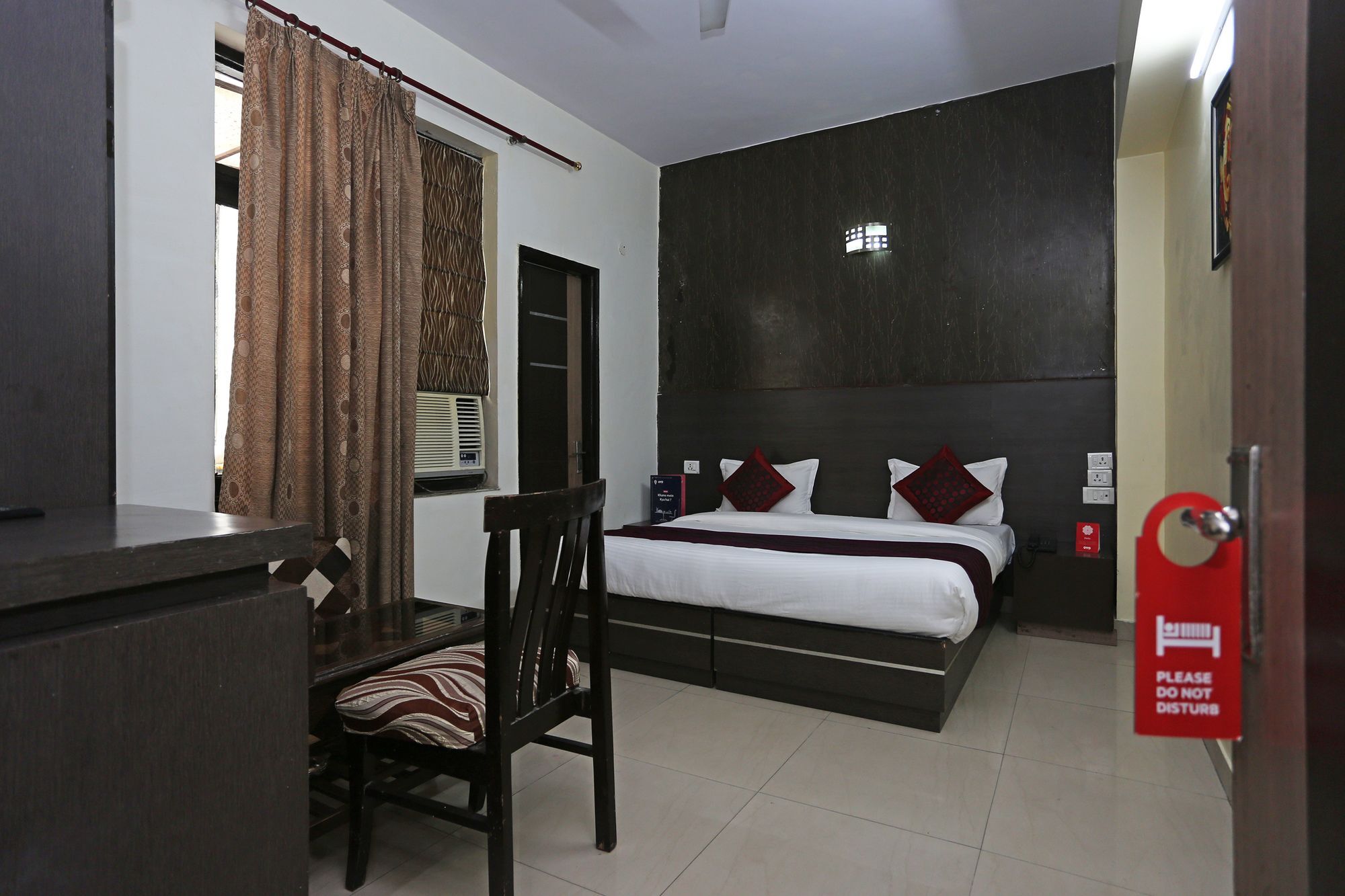 نويدا Oyo 9601 Hotel Sunshine Residency Castle المظهر الخارجي الصورة